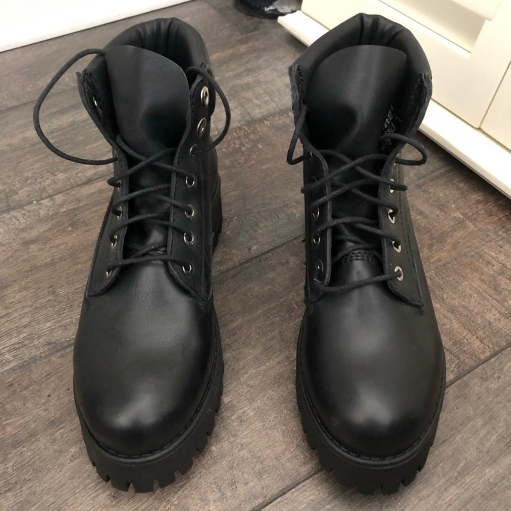 STEVE MADDEN Black Leather Combat/Work Boot with Laces | Size 7